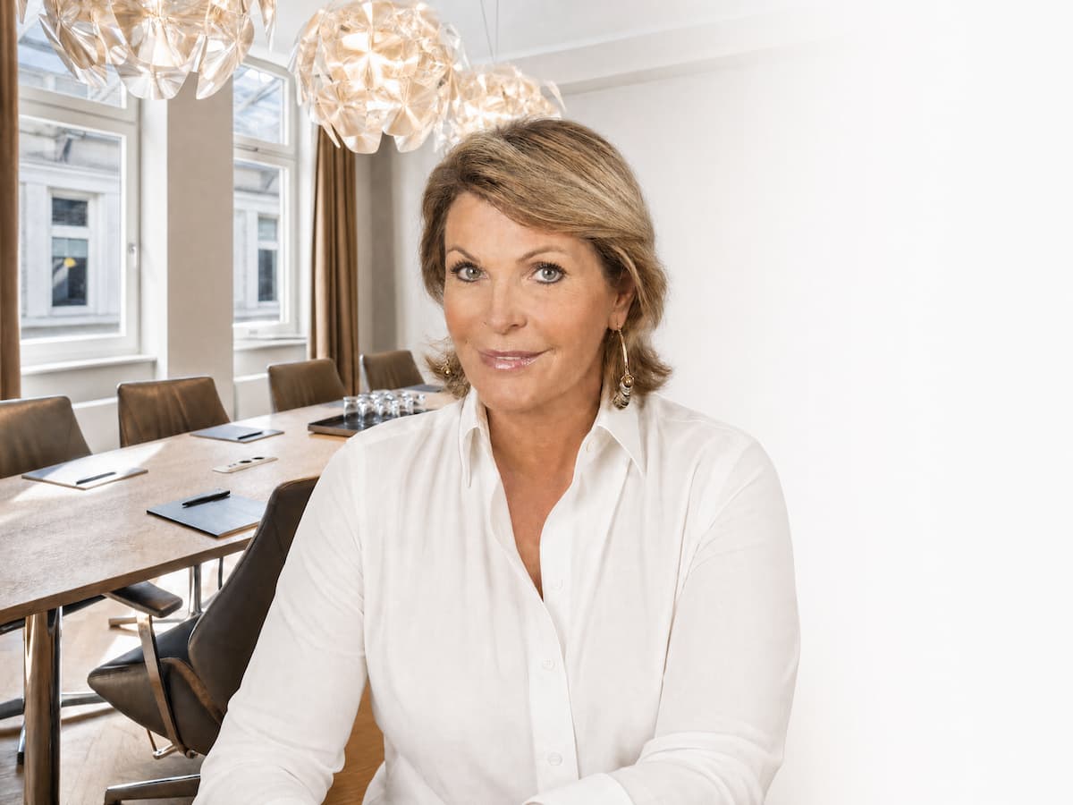 Elisabeth Karoly-Thomas, CEO de Avantgarde, en la sala de reuniones